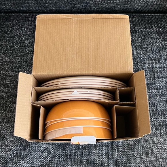 NIB Bamboo Melamine 12 Piece Dinnerware Set - Picture 7 of 7